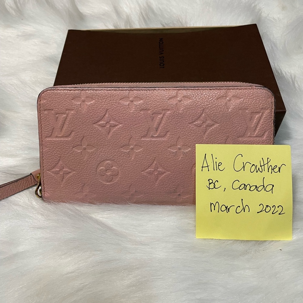 Sold on Instagram-Louis Vuitton Zippy wallet